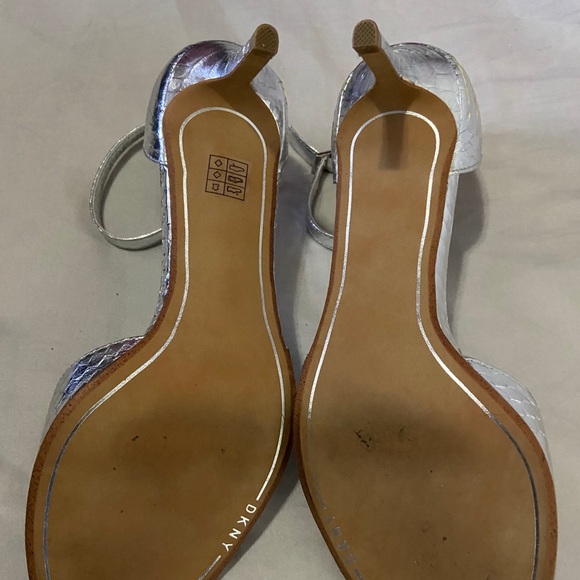 DKNY Giselle Ankle Strap Shoes 8.5 - Picture 3 of 4